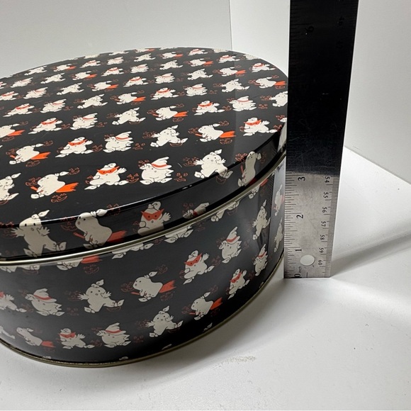 Wonderful vintage 80s Halloween ghost tin with original Eaton’s tag - Picture 11 of 11